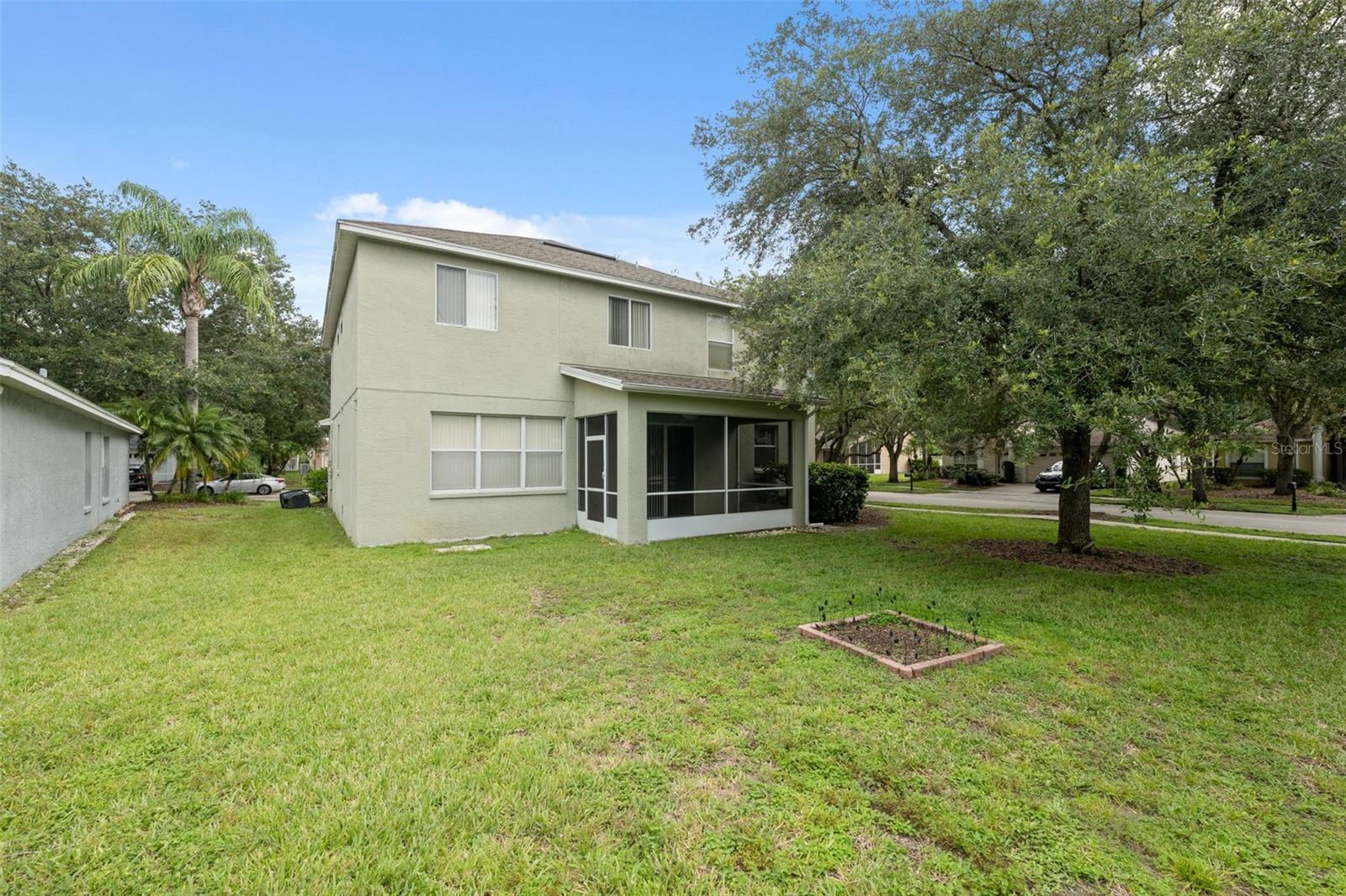 Listing photo id 26 for 5202 Abbey Park Avenue