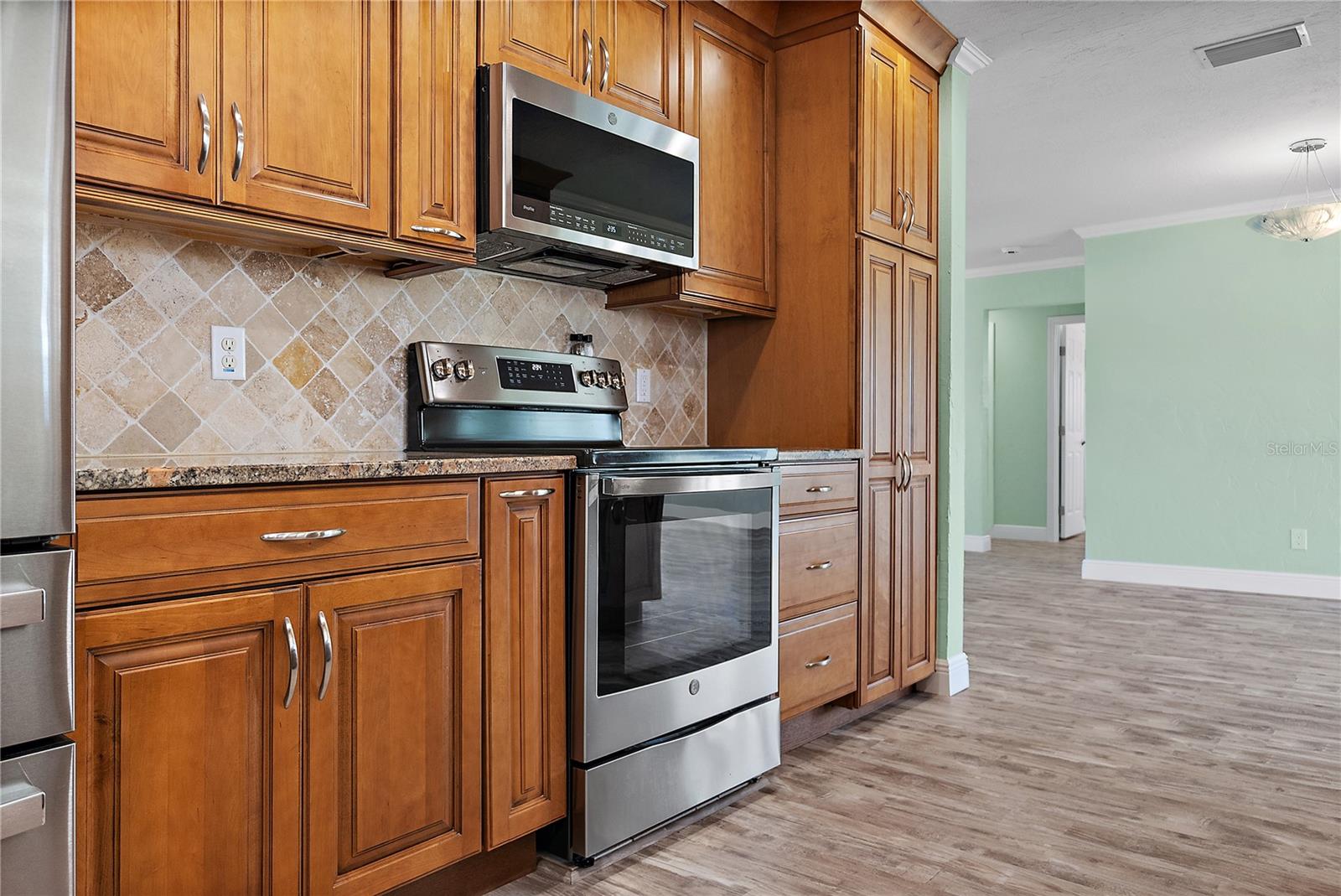 Image 11 of 33 For 12170 4th Street E