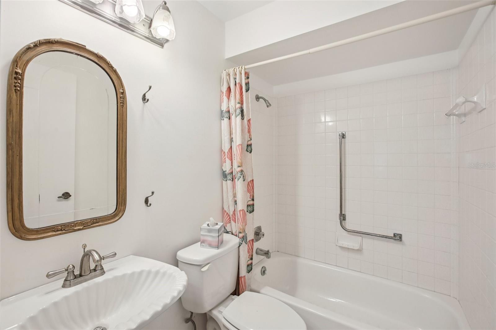 Image 16 of 26 For 601 Hercules Avenue 1602