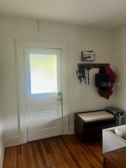 Image 2 of 10 For 1416 Locust Street Ne