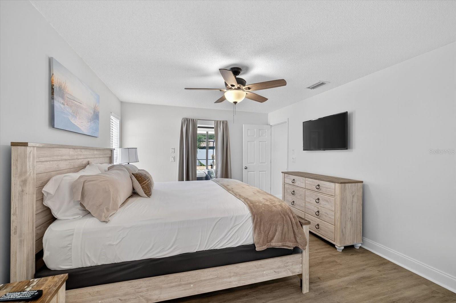 Image 26 of 58 For 432 Tryon Circle