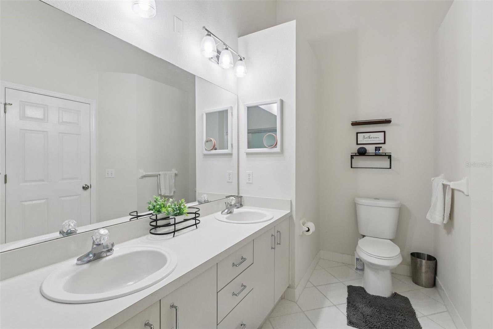 Image 18 of 36 For 9041 Harrow Place 82