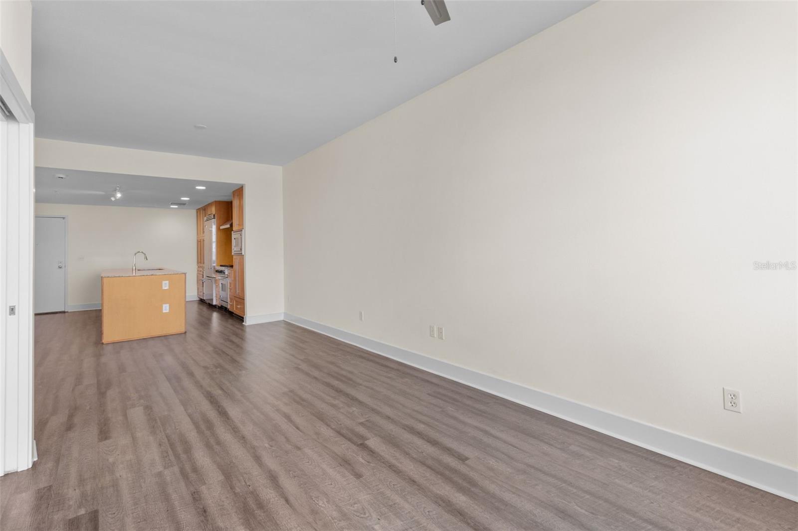 Image 11 of 30 For 1208 Kennedy Boulevard 1022