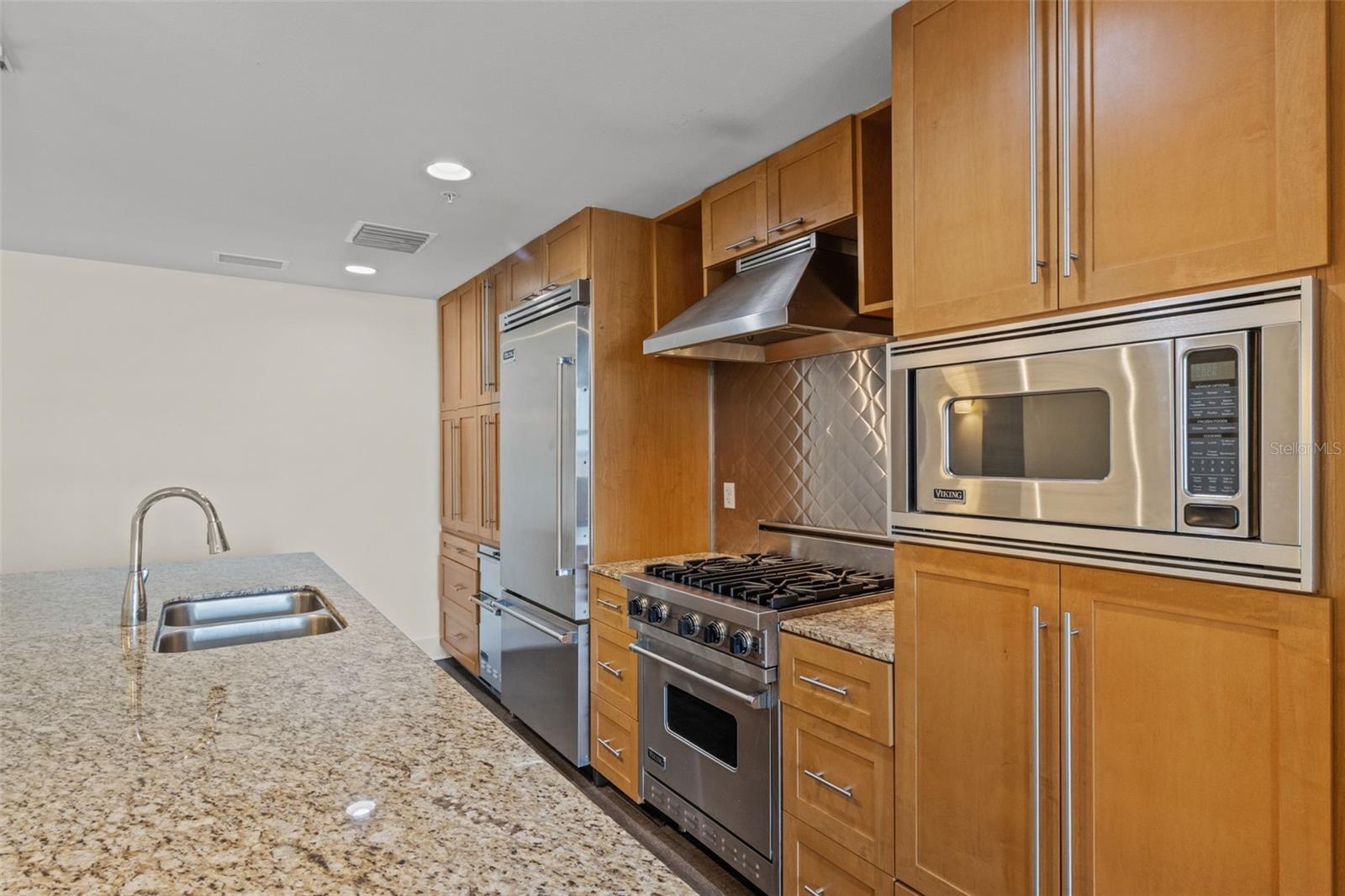 Image 7 of 30 For 1208 Kennedy Boulevard 1022