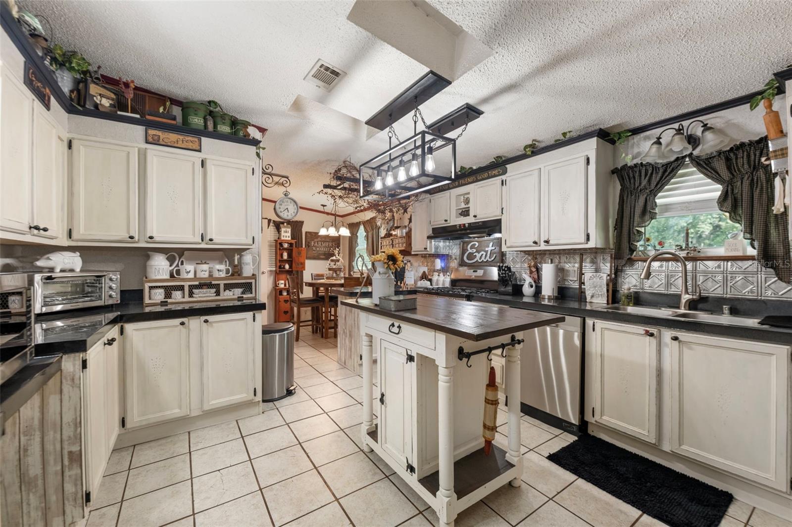 Image 8 of 41 For 4019 Timberwood Drive