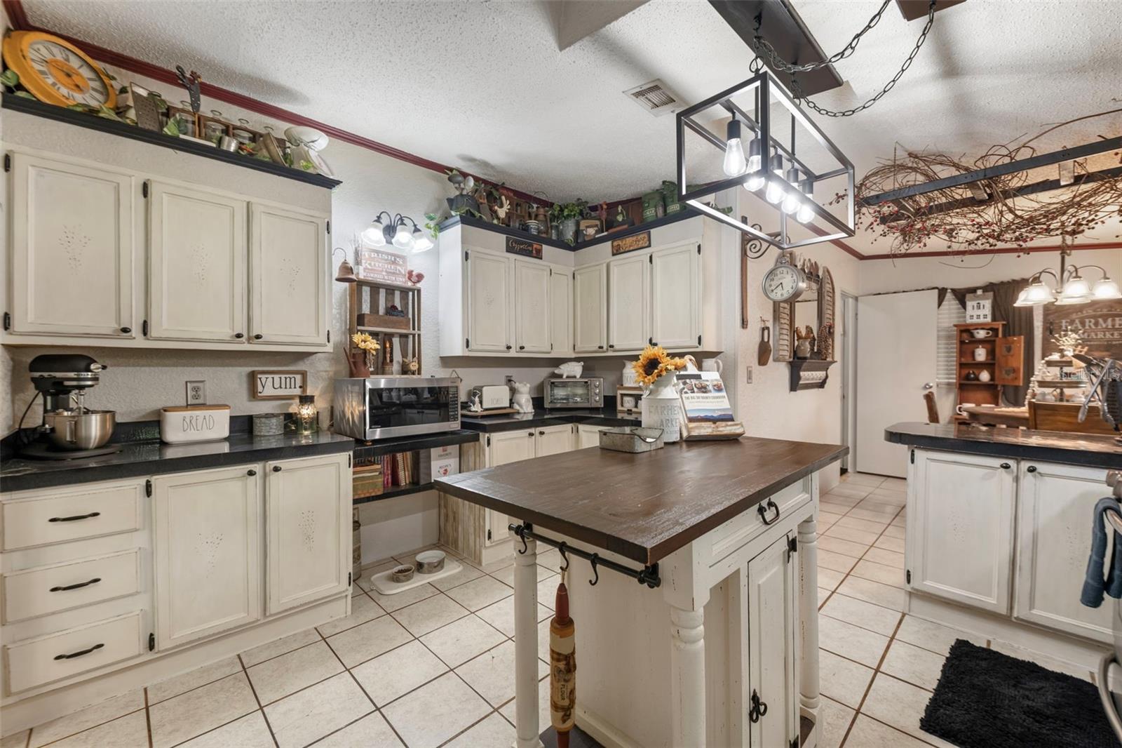 Image 9 of 41 For 4019 Timberwood Drive
