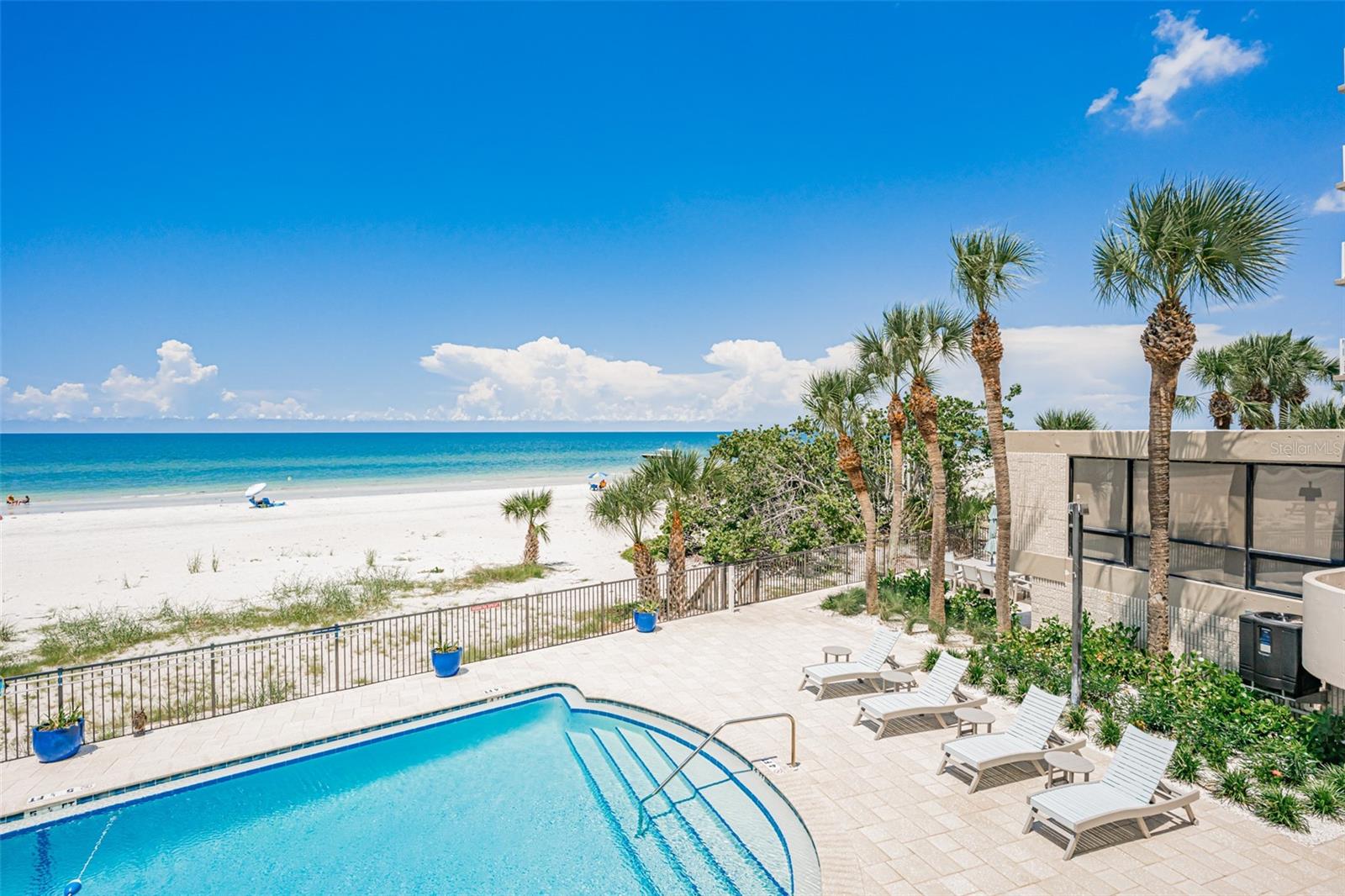 Image 47 of 62 For 19700 Gulf Boulevard 204