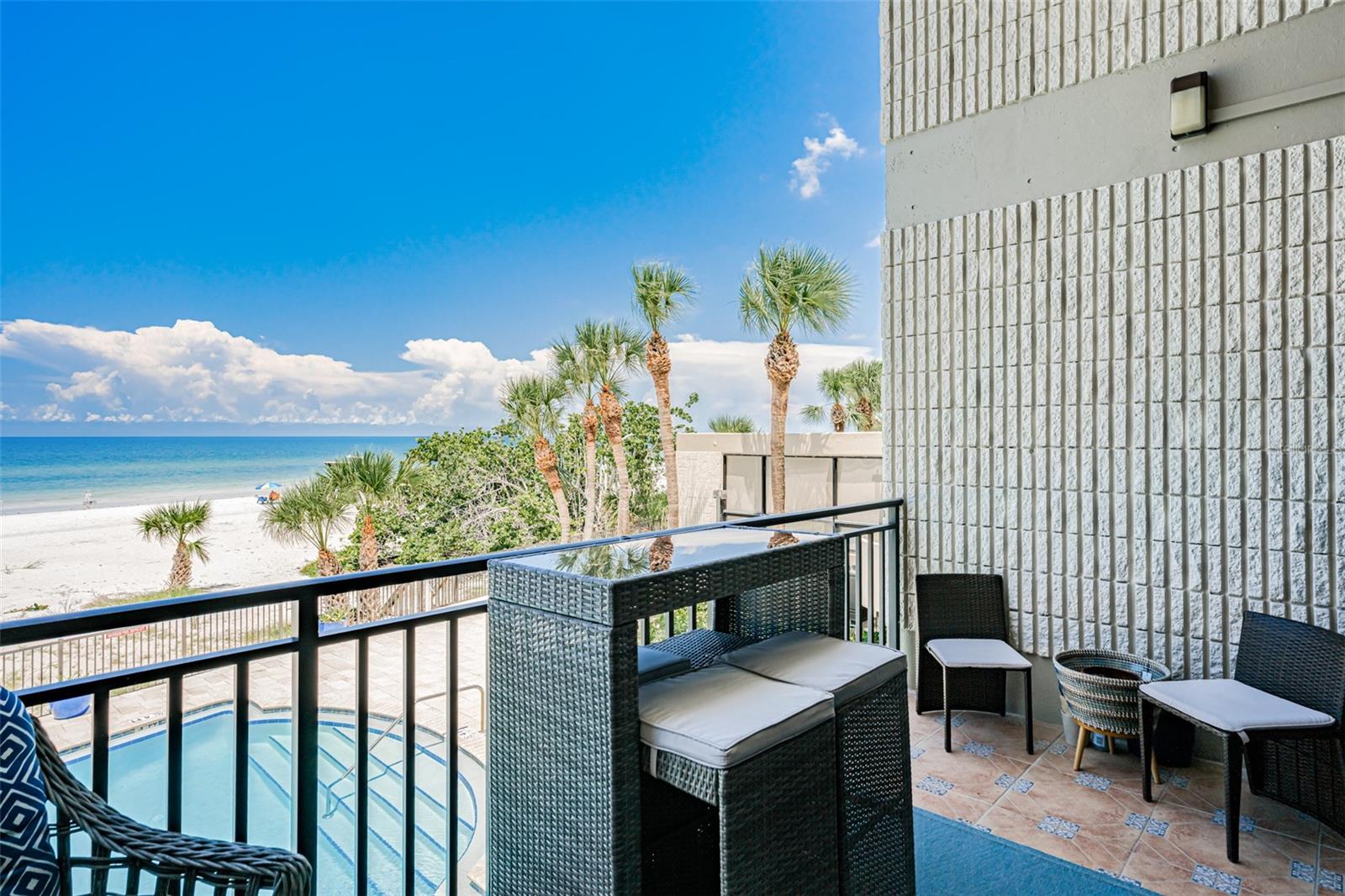 Image 7 of 62 For 19700 Gulf Boulevard 204