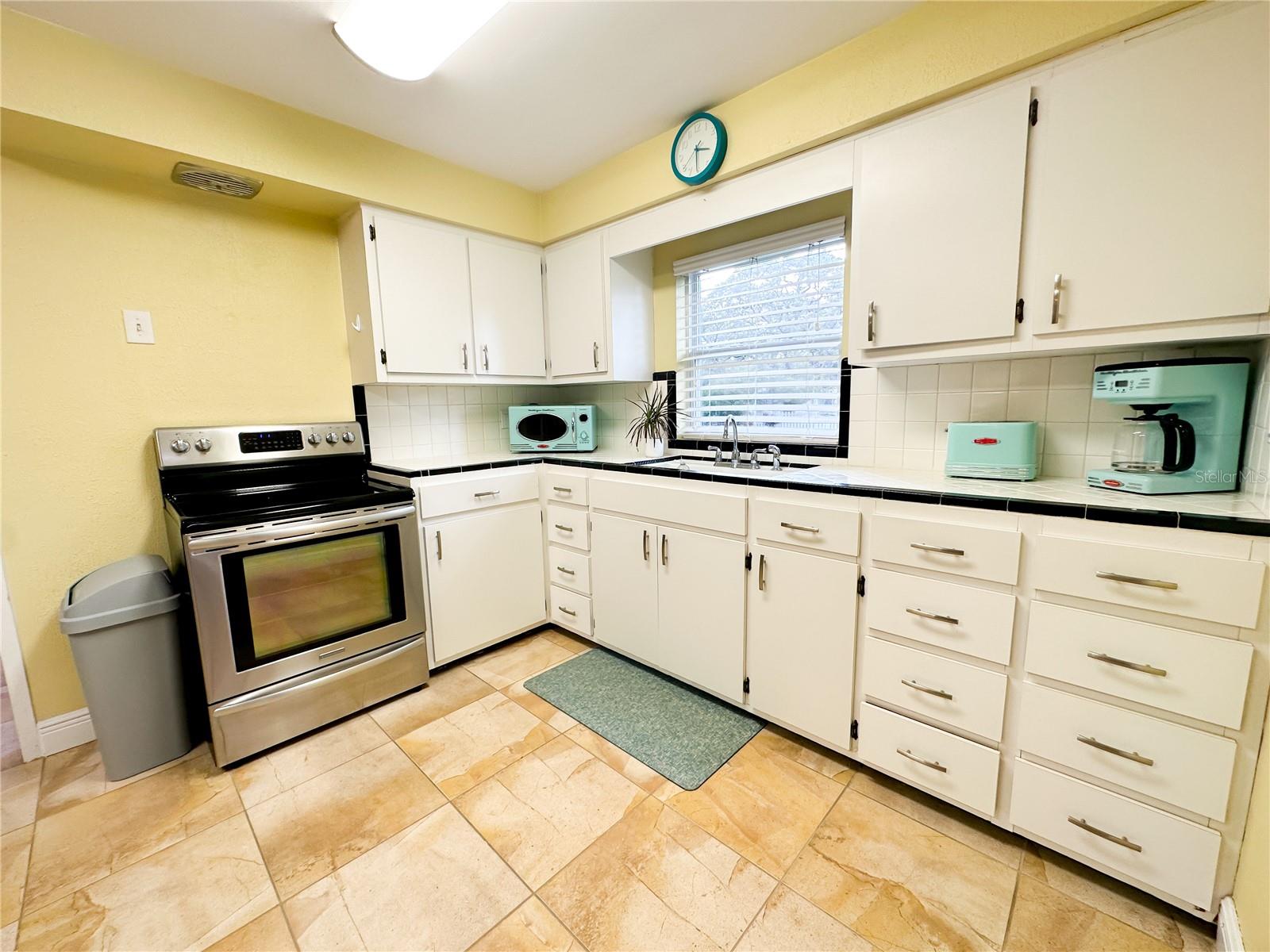 Image 20 of 47 For 441 47th Street N