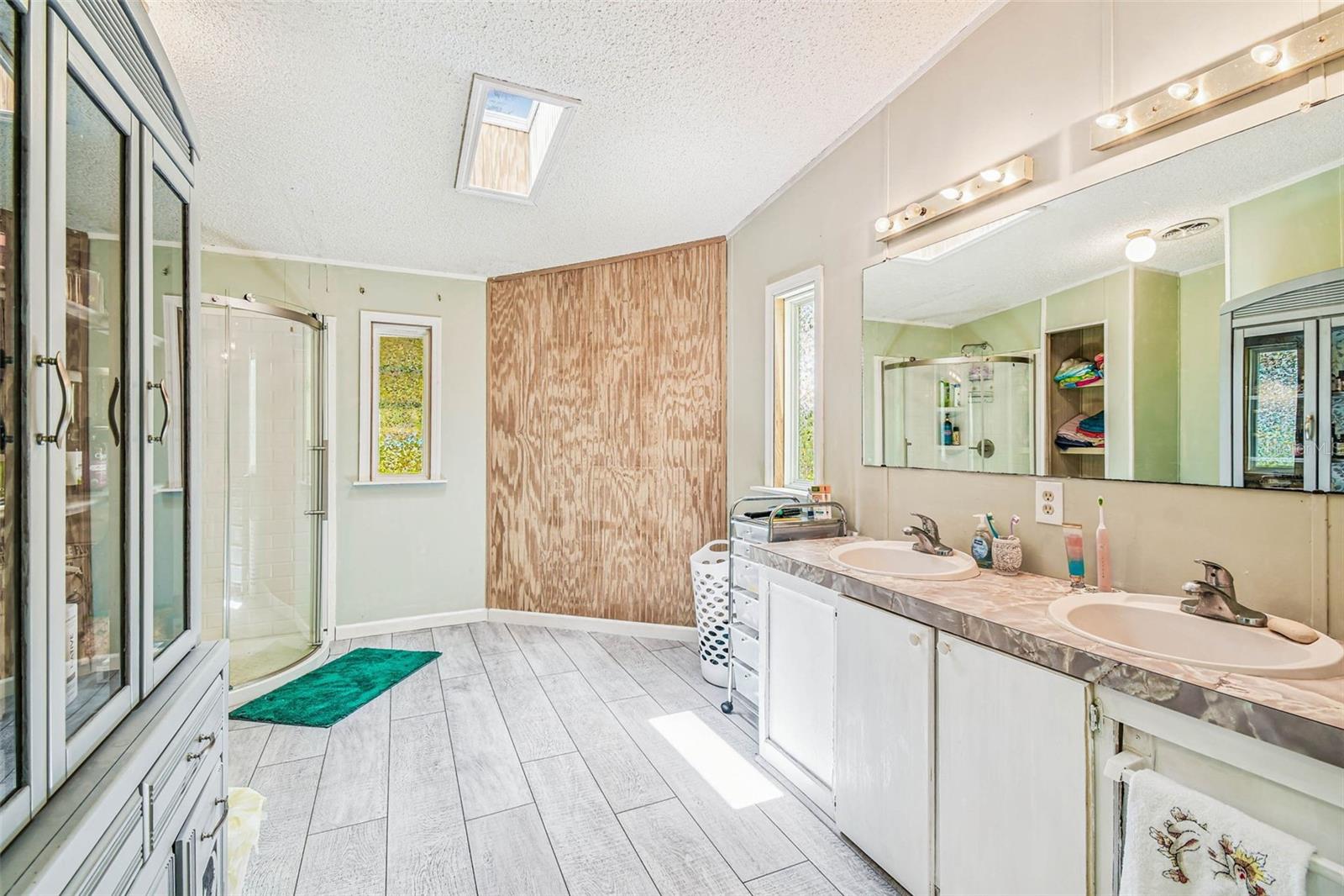 Image 45 of 96 For 4291 Mandrake Point