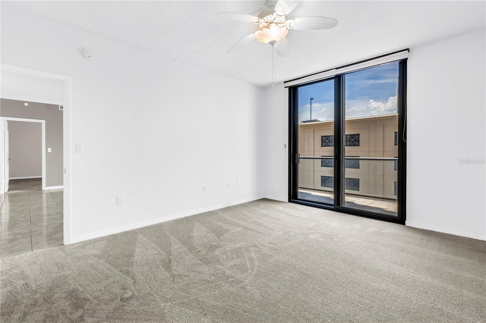 Image 20 of 58 For 1 Beach Drive Se 810