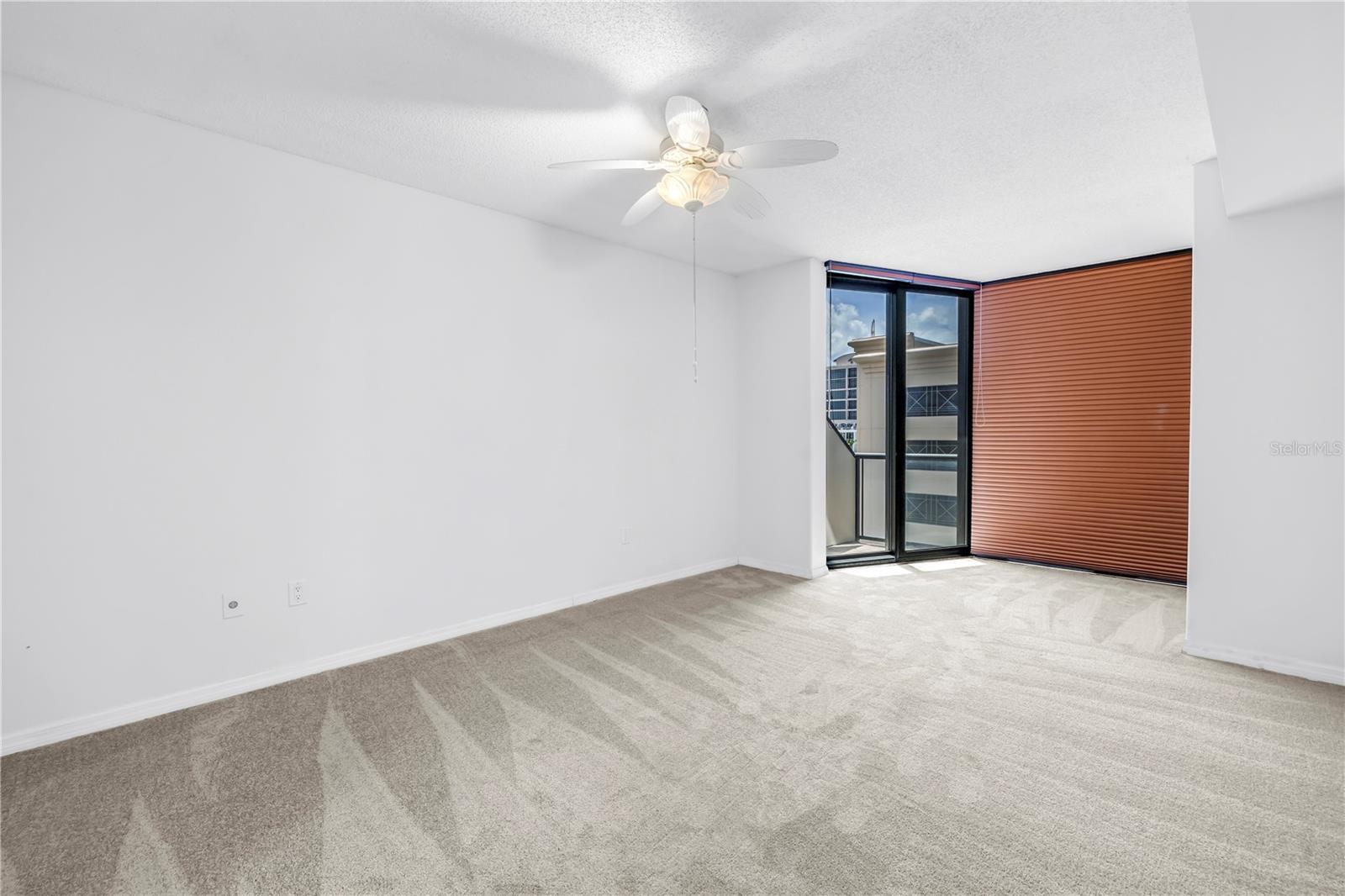 Image 28 of 58 For 1 Beach Drive Se 810