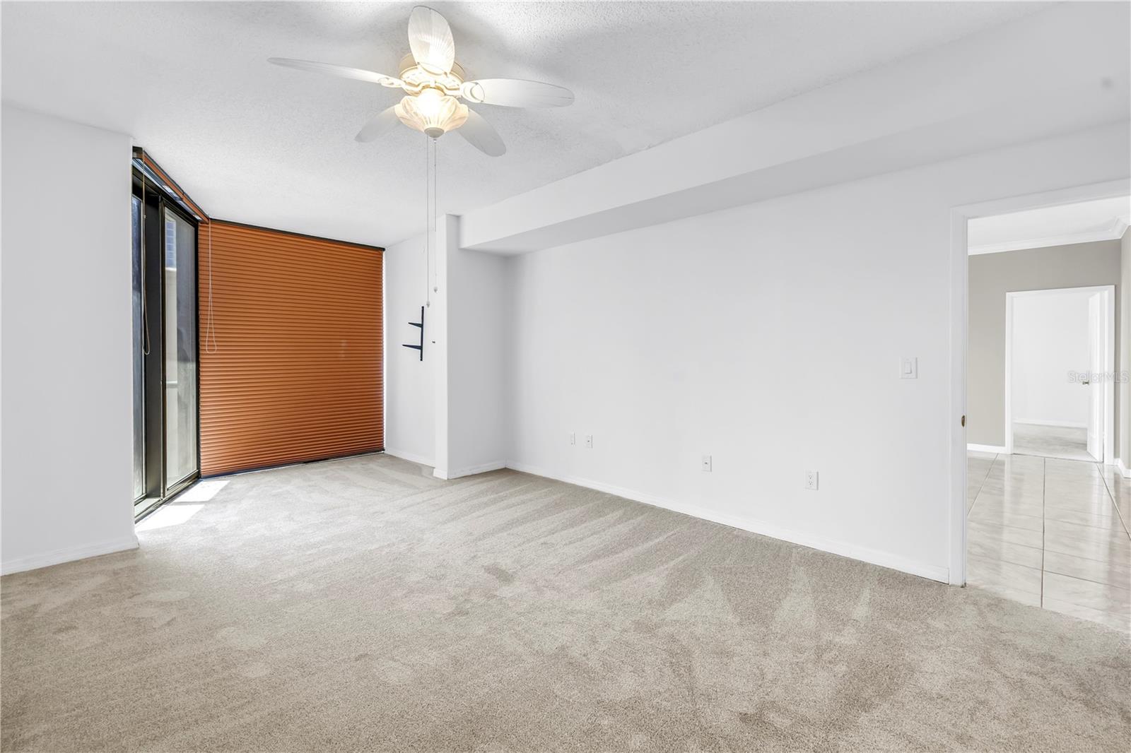 Image 29 of 58 For 1 Beach Drive Se 810