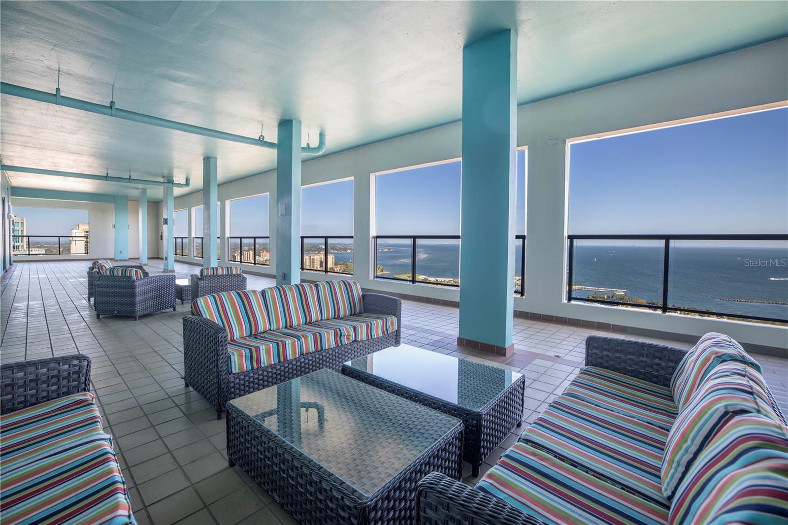 Image 38 of 58 For 1 Beach Drive Se 810