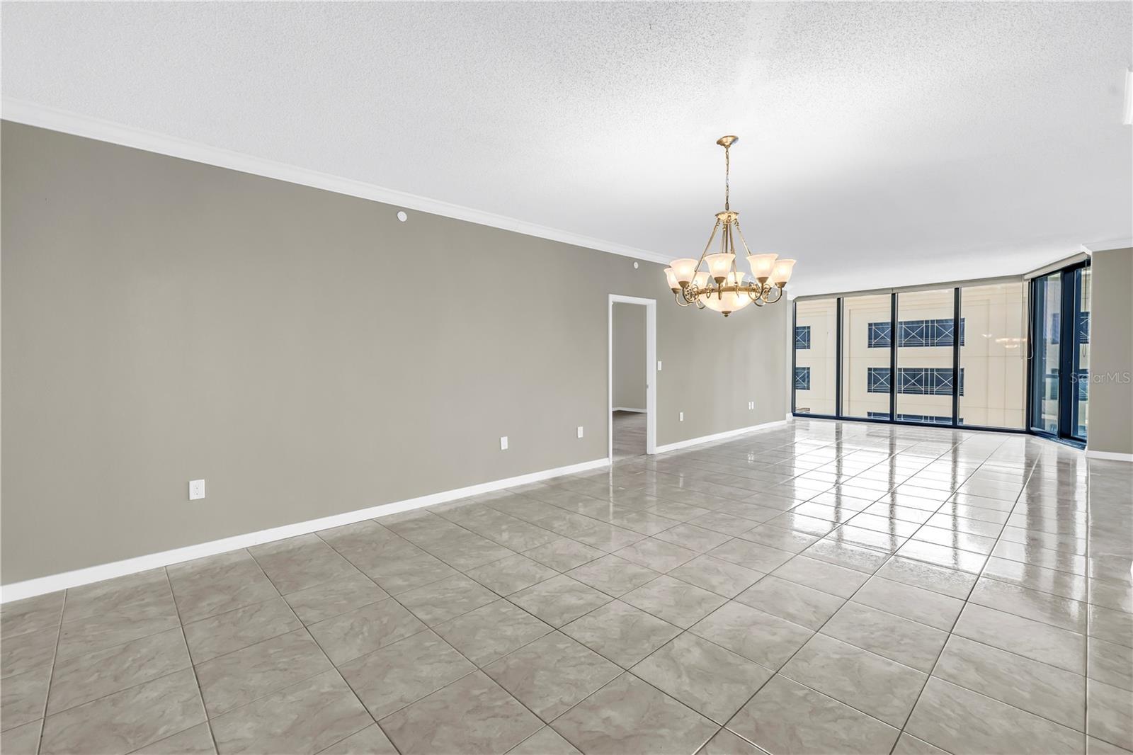 Image 4 of 58 For 1 Beach Drive Se 810