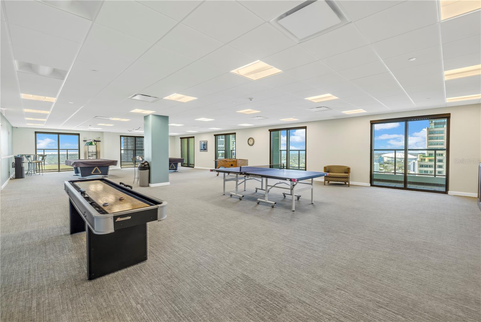 Image 46 of 58 For 1 Beach Drive Se 810