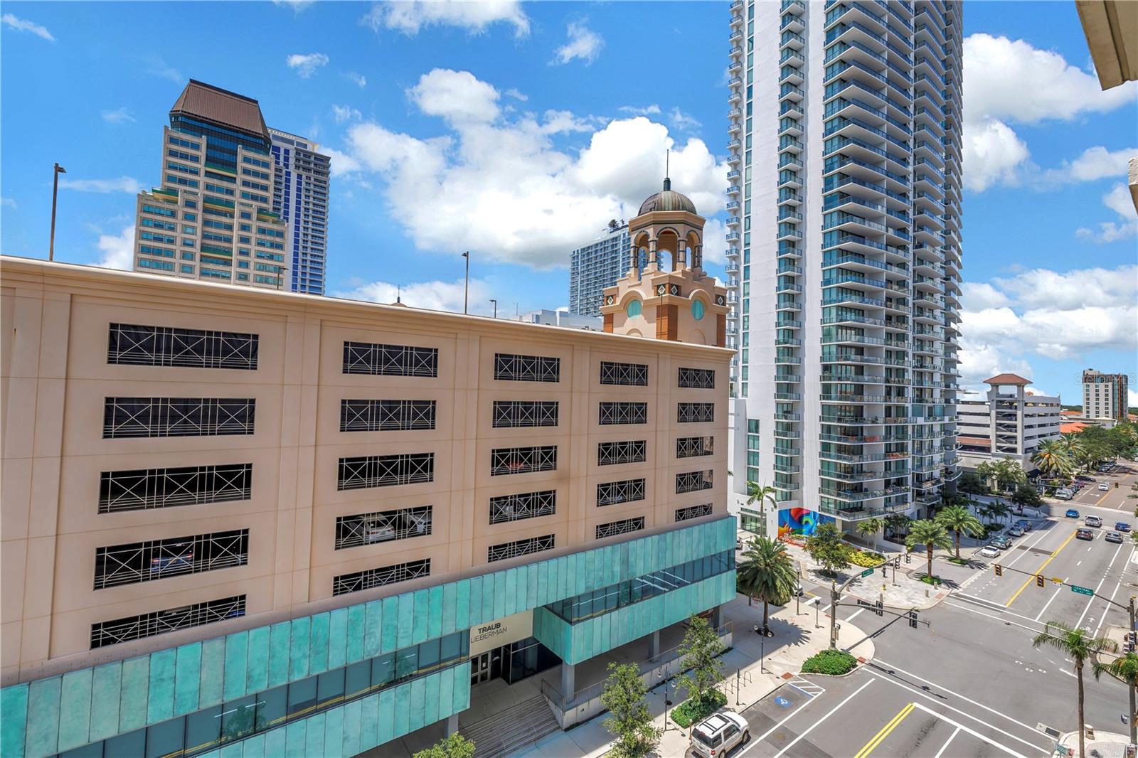 Image 50 of 58 For 1 Beach Drive Se 810