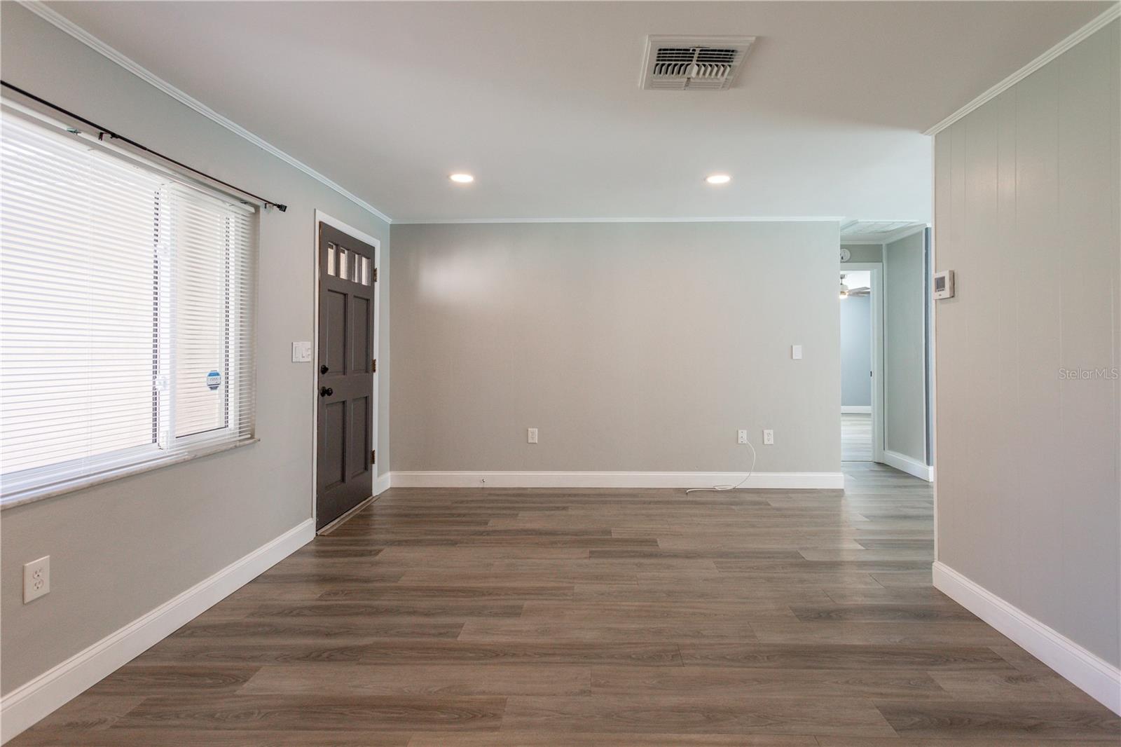 Image 11 of 55 For 2021 Valley Drive