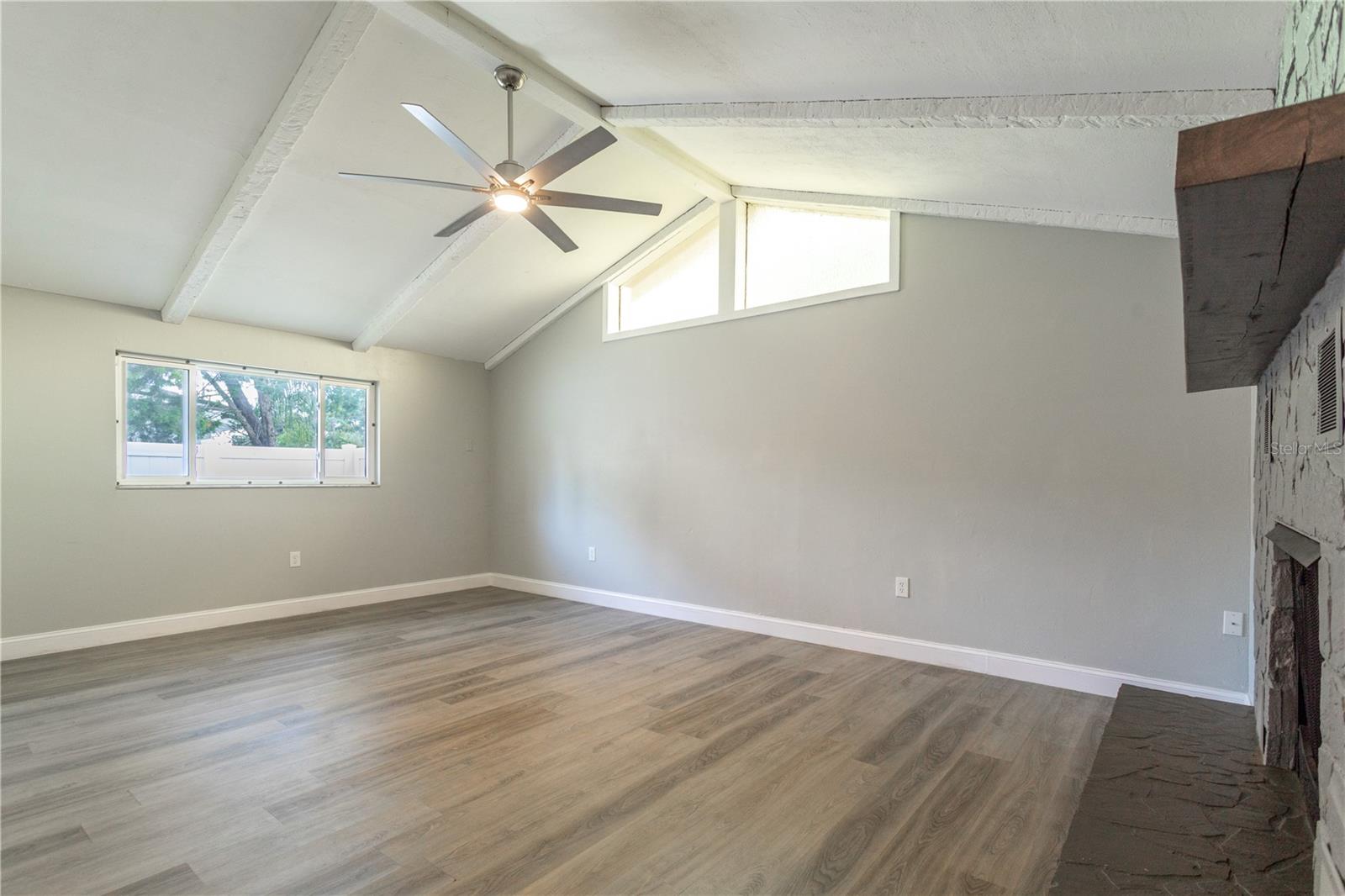 Image 13 of 55 For 2021 Valley Drive