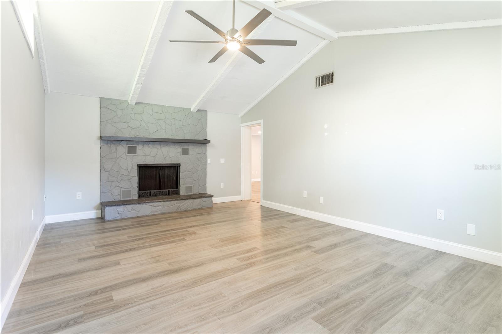 Image 15 of 55 For 2021 Valley Drive
