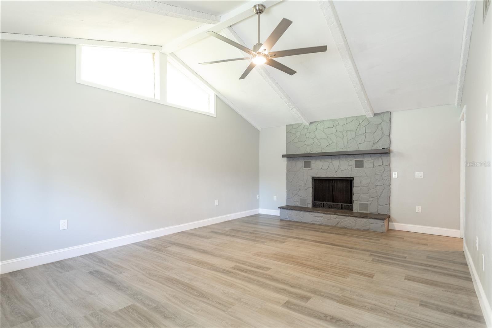 Image 16 of 55 For 2021 Valley Drive