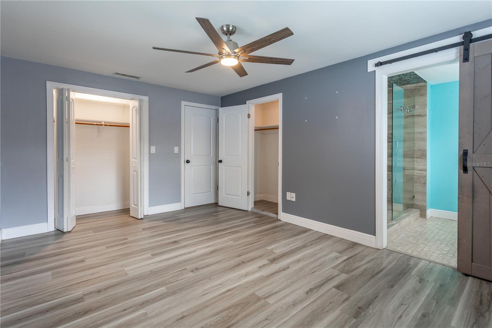 Image 25 of 55 For 2021 Valley Drive