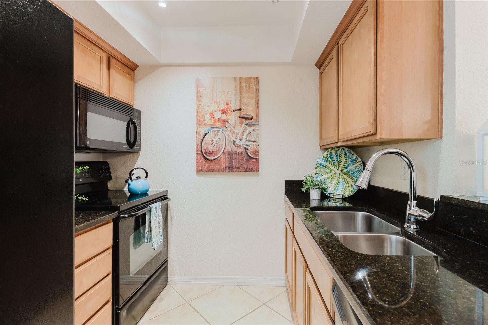Image 11 of 24 For 718 Lyndhurst Street 924