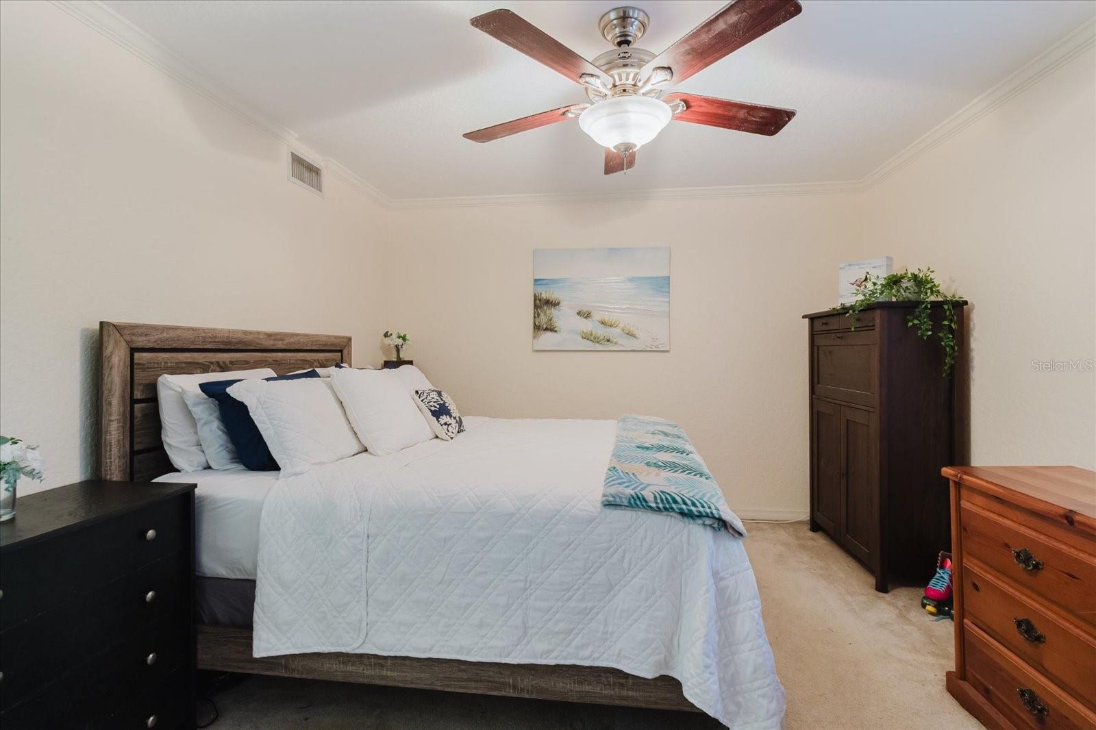 Image 14 of 24 For 718 Lyndhurst Street 924
