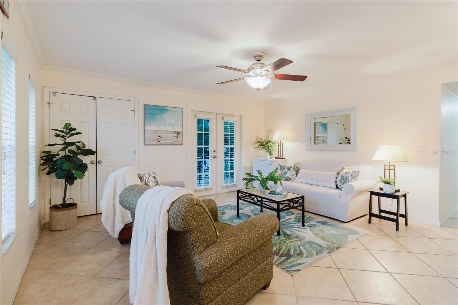 Image 3 of 24 For 718 Lyndhurst Street 924