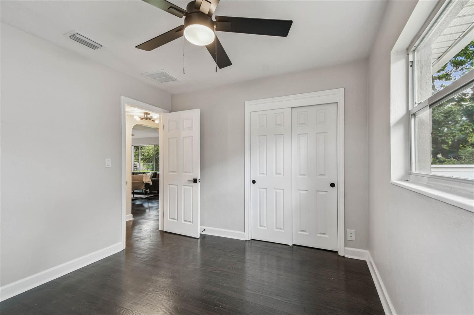 Image 11 of 18 For 2718 8th Avenue N