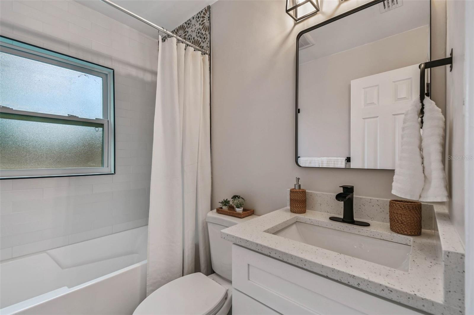 Image 12 of 18 For 2718 8th Avenue N