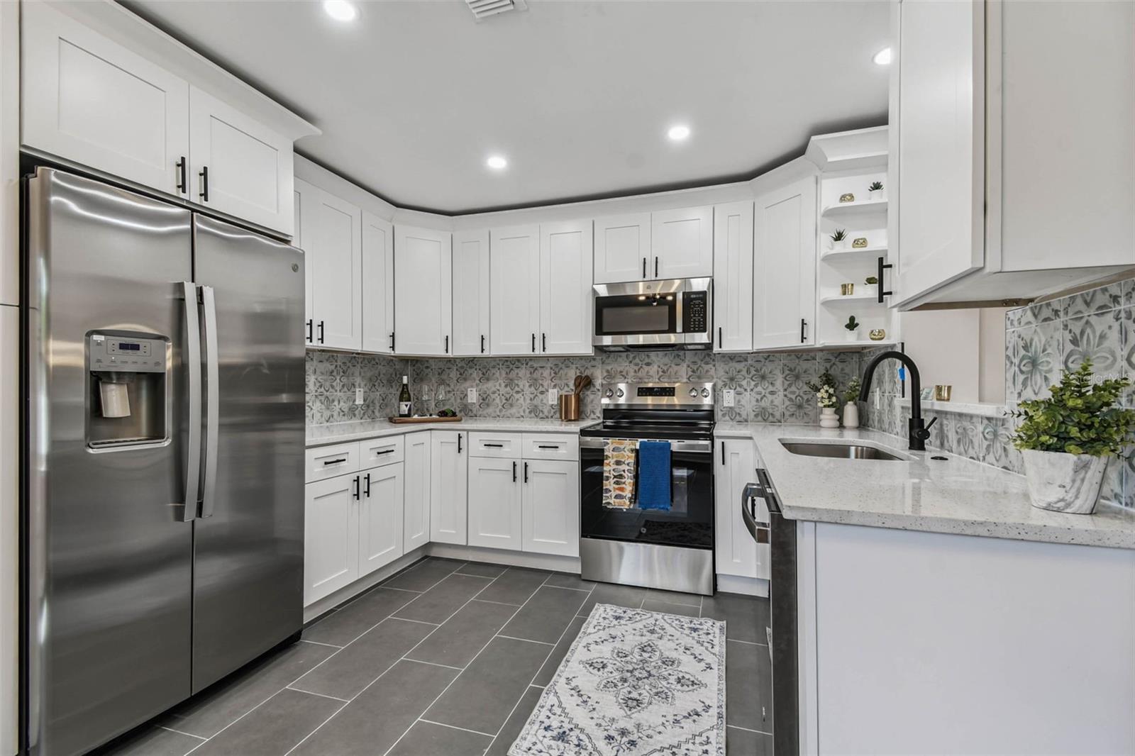 Image 3 of 18 For 2718 8th Avenue N