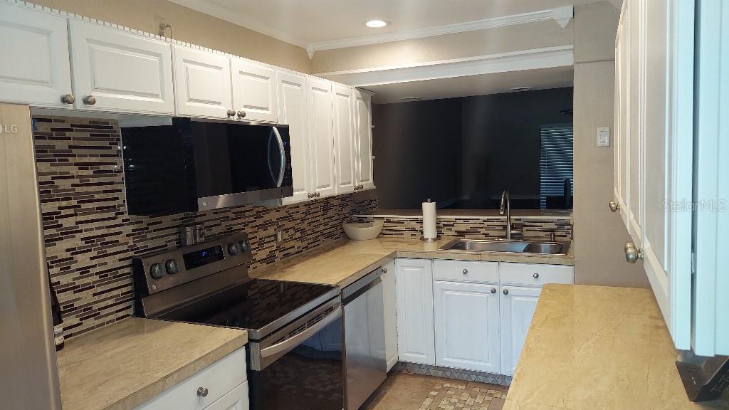 Image 4 of 22 For 177 Sabal Palm Place 177