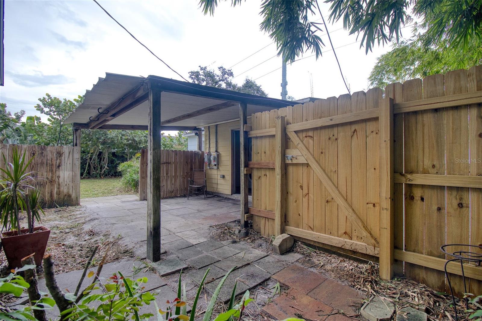 Image 21 of 30 For 2255 15th Avenue N