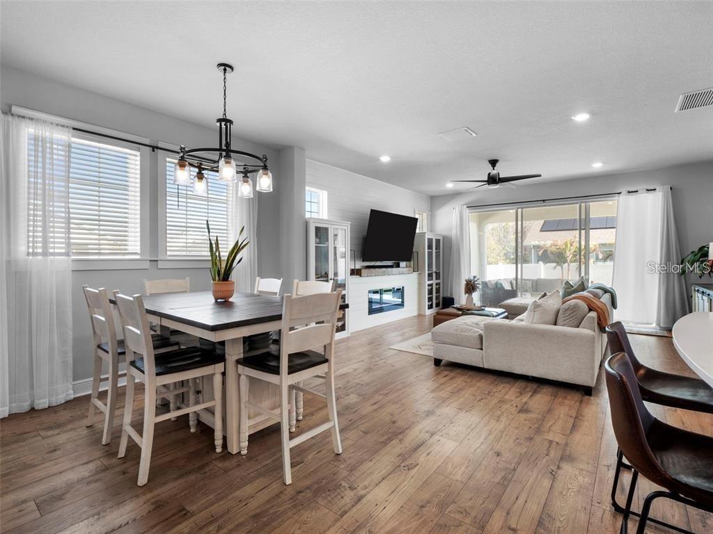 Image 16 of 37 For 15207 Caravan Avenue