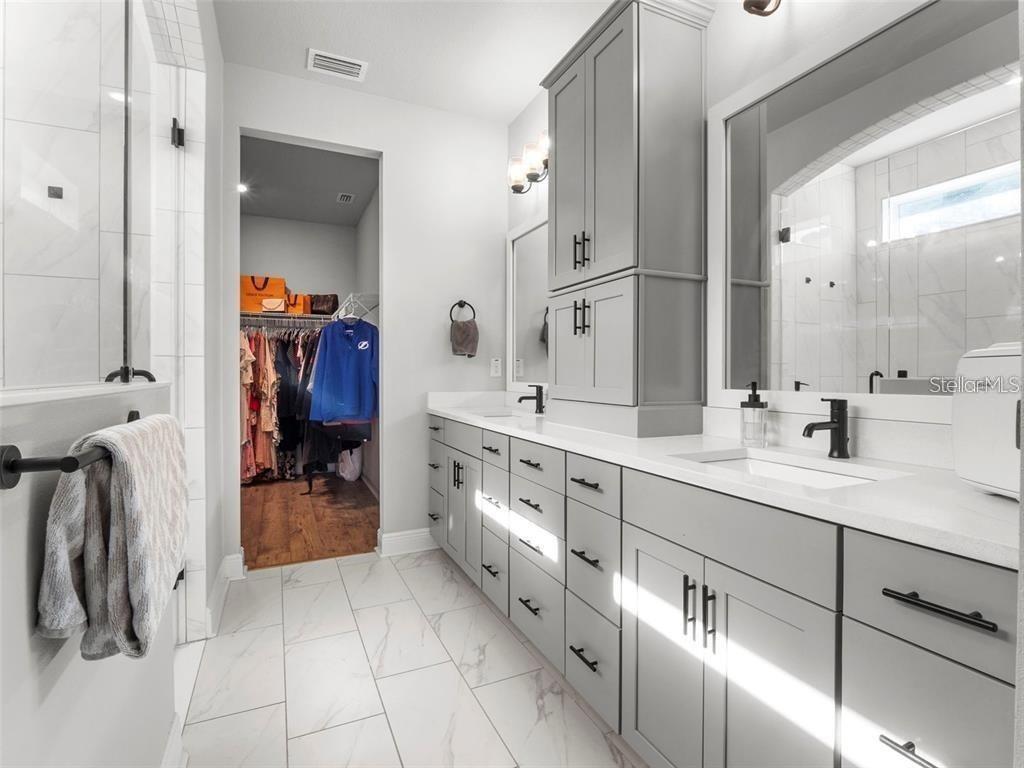 Image 20 of 37 For 15207 Caravan Avenue