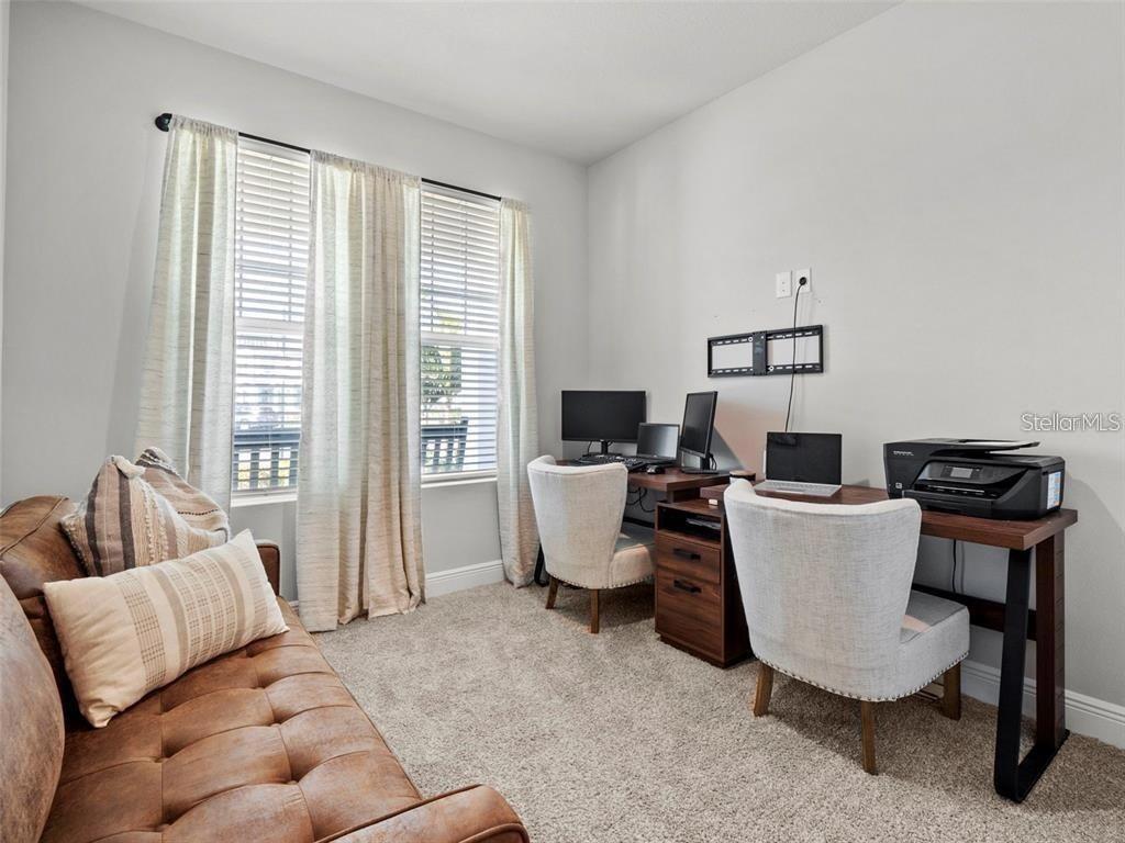 Image 23 of 37 For 15207 Caravan Avenue