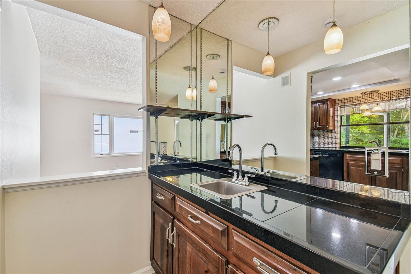 Listing photo id 23 for 9203 Regents Park Drive