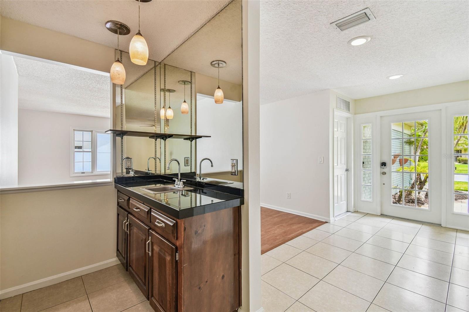 Listing photo id 24 for 9203 Regents Park Drive