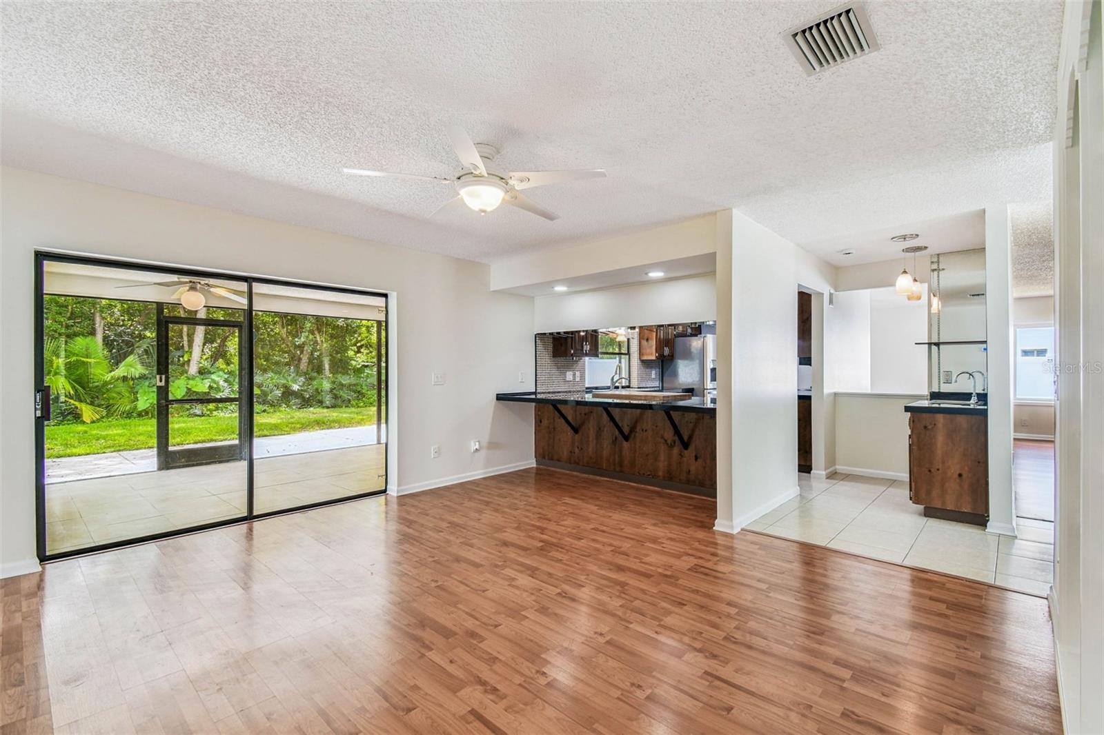 Listing photo id 28 for 9203 Regents Park Drive