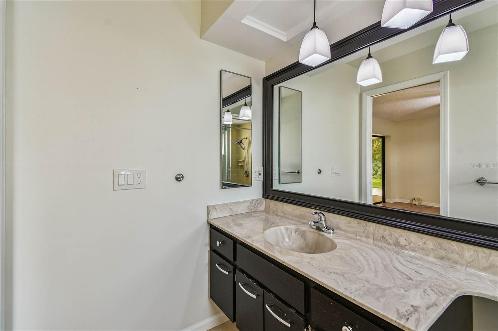 Listing photo id 49 for 9203 Regents Park Drive
