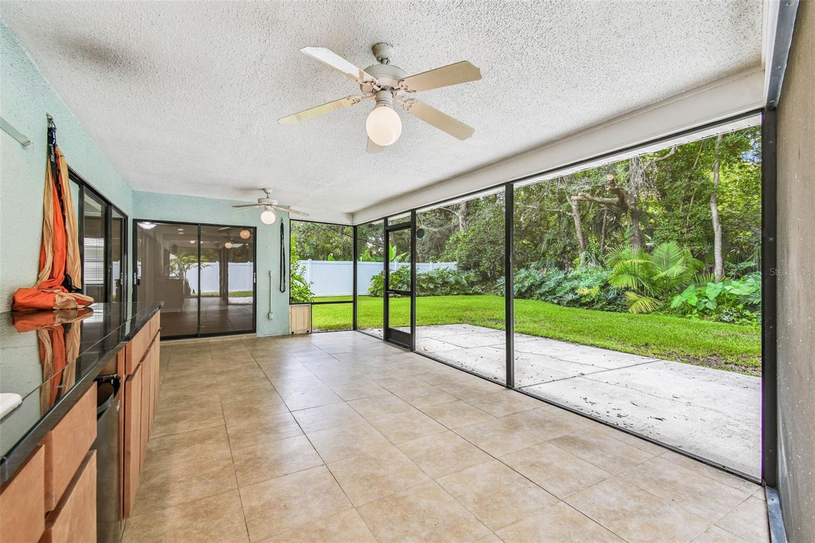Listing photo id 56 for 9203 Regents Park Drive