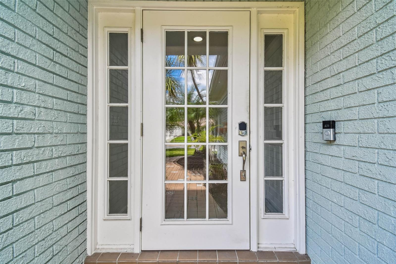 Listing photo id 4 for 9203 Regents Park Drive