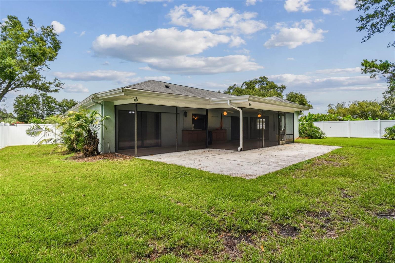 Listing photo id 64 for 9203 Regents Park Drive