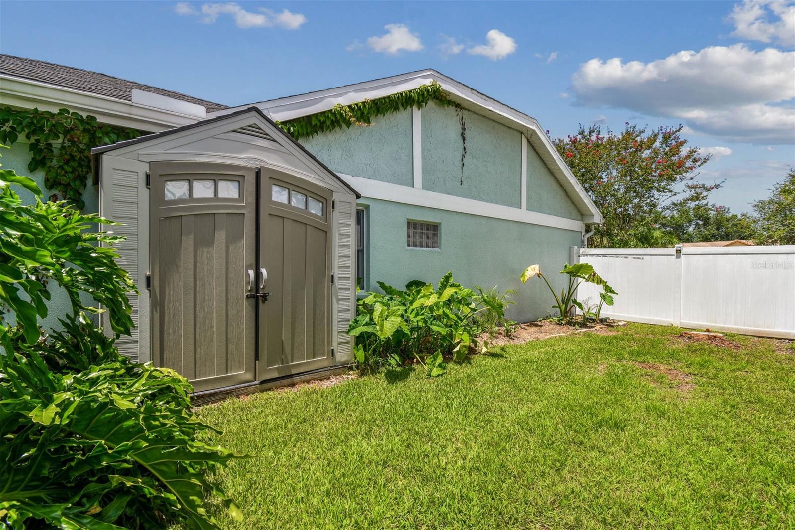 Listing photo id 70 for 9203 Regents Park Drive