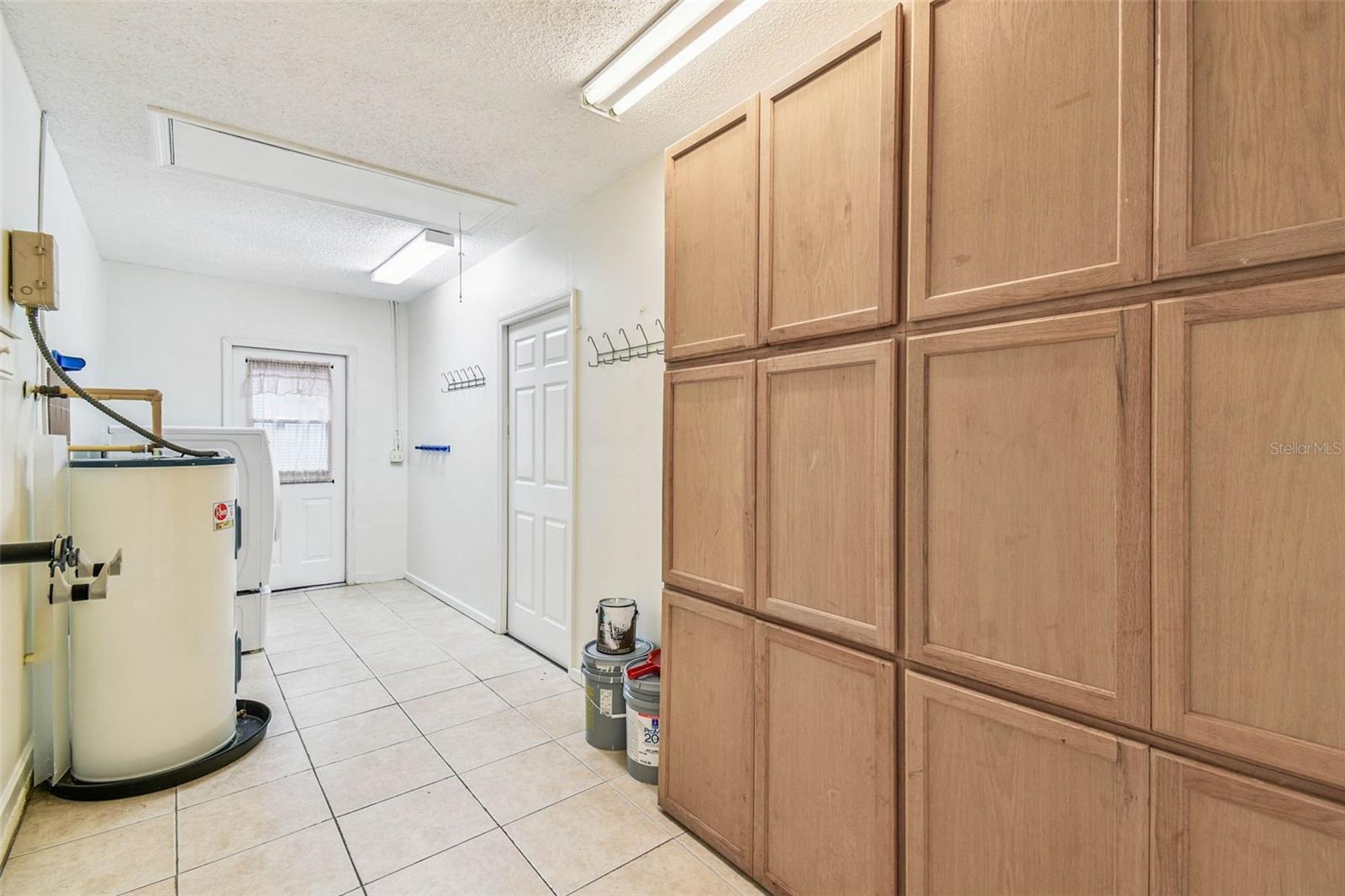 Listing photo id 74 for 9203 Regents Park Drive