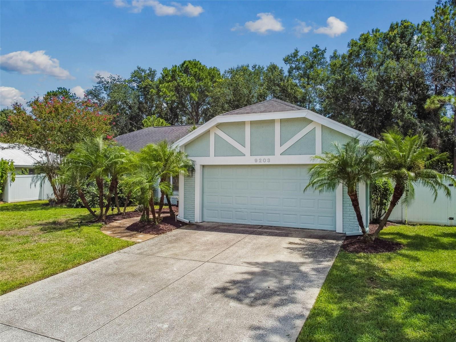 Listing photo id 79 for 9203 Regents Park Drive