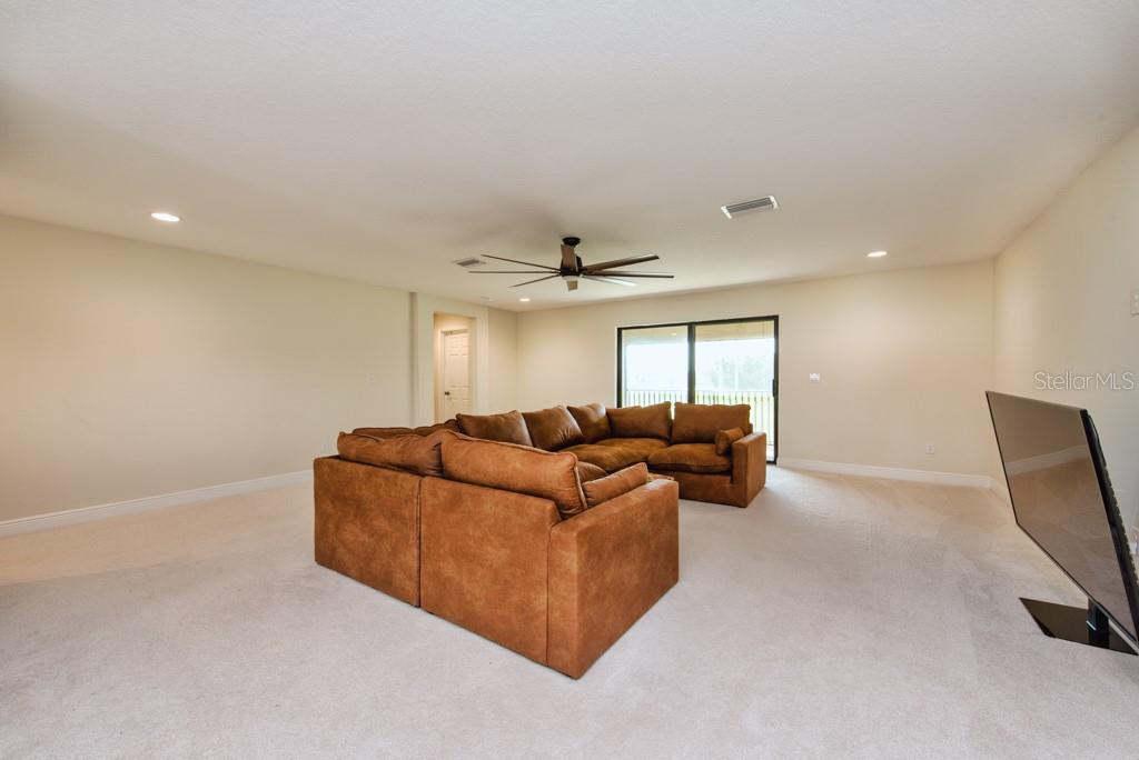 Image 16 of 53 For 14529 Woodland Spur Drive