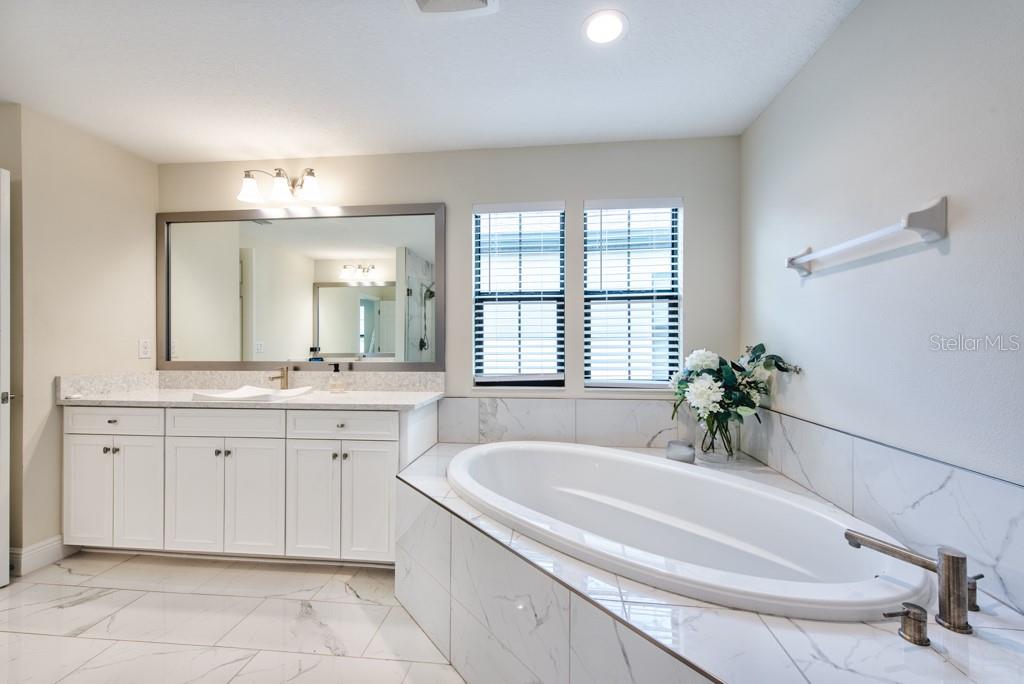 Image 22 of 53 For 14529 Woodland Spur Drive