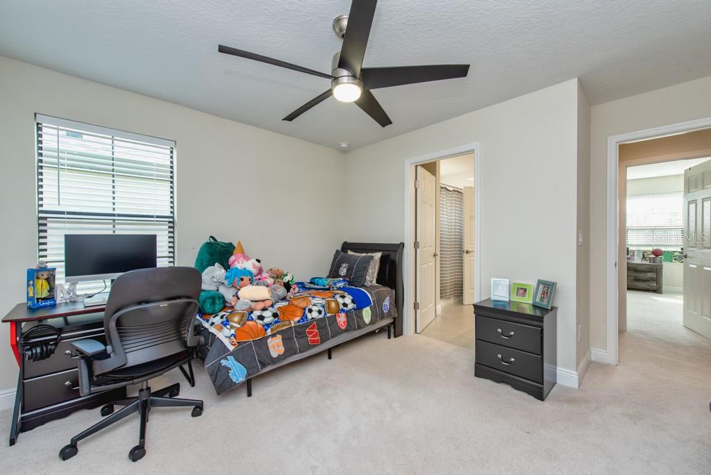 Image 29 of 53 For 14529 Woodland Spur Drive